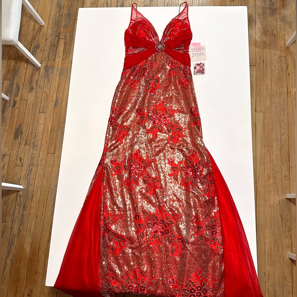 Womens NWT Blush prom dress sequins sparkly cocktail straight gown flower detail